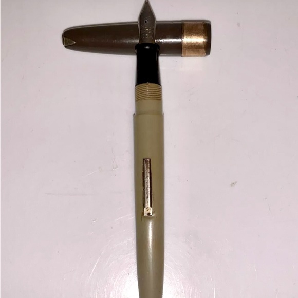 Stratford Regency Green Fountain Pen 1950's Ridium Nib Works - Picture 3 of 9